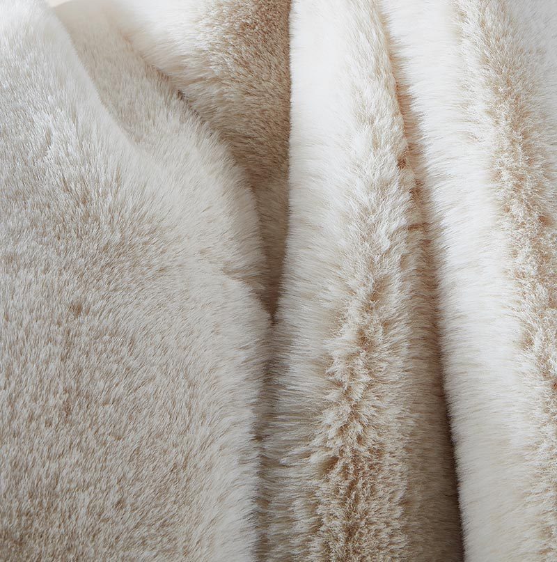 Cassilda Luxury Chinchilla Faux Fur Throw Blanket (50" x 60")