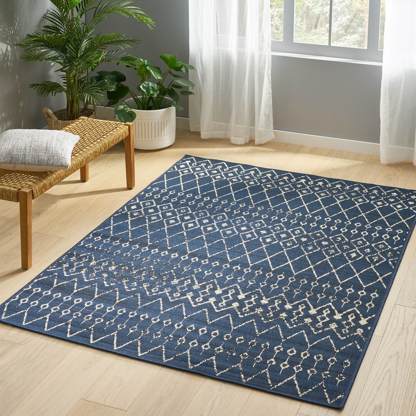 Durable Outdoor/Indoor Area Rug – Weather-Resistant & Stylish