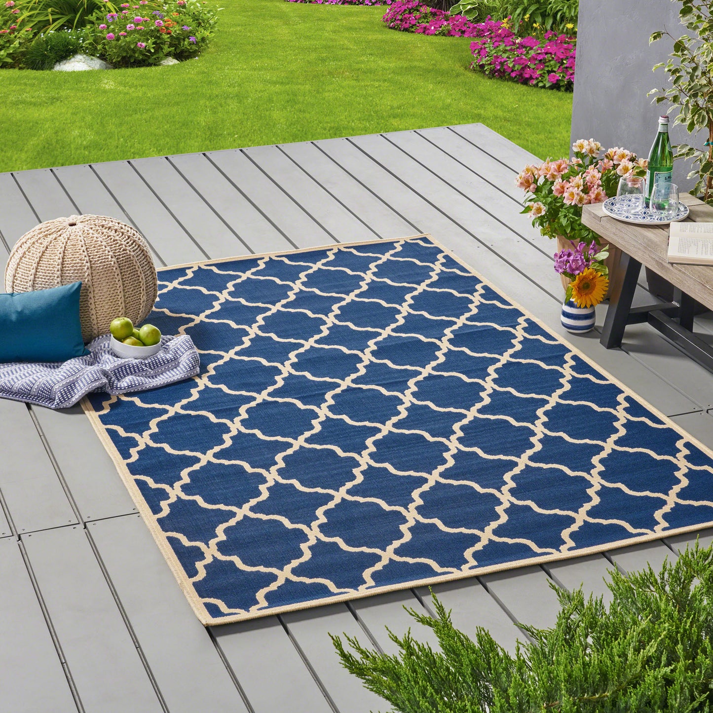 5'3" X 7'6" Indoor/Outdoor Area Rug