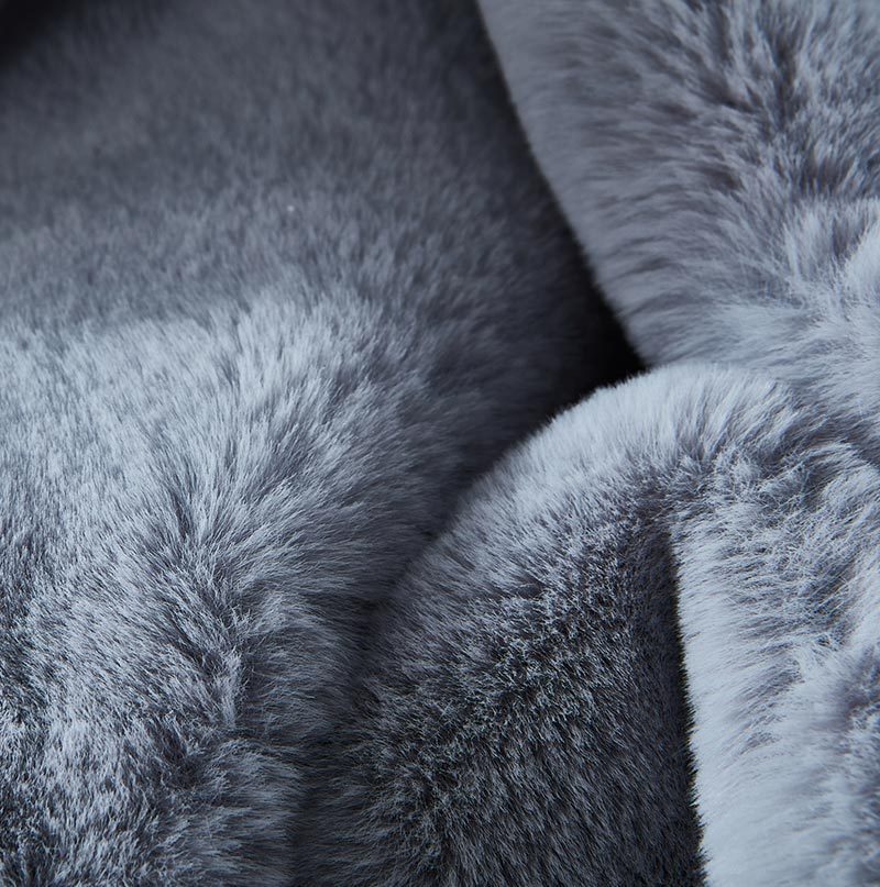 Cassilda Luxury Chinchilla Faux Fur Throw Blanket (50" x 60")