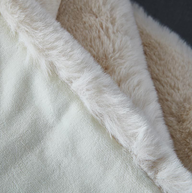 Cassilda Luxury Chinchilla Faux Fur Throw Blanket (50" x 60")