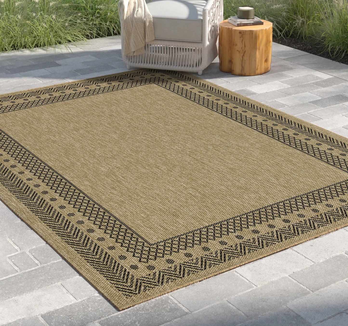 2 ft. 7 in. x 7 ft. 3 in. Jute/Black Indoor-Outdoor Area Rug