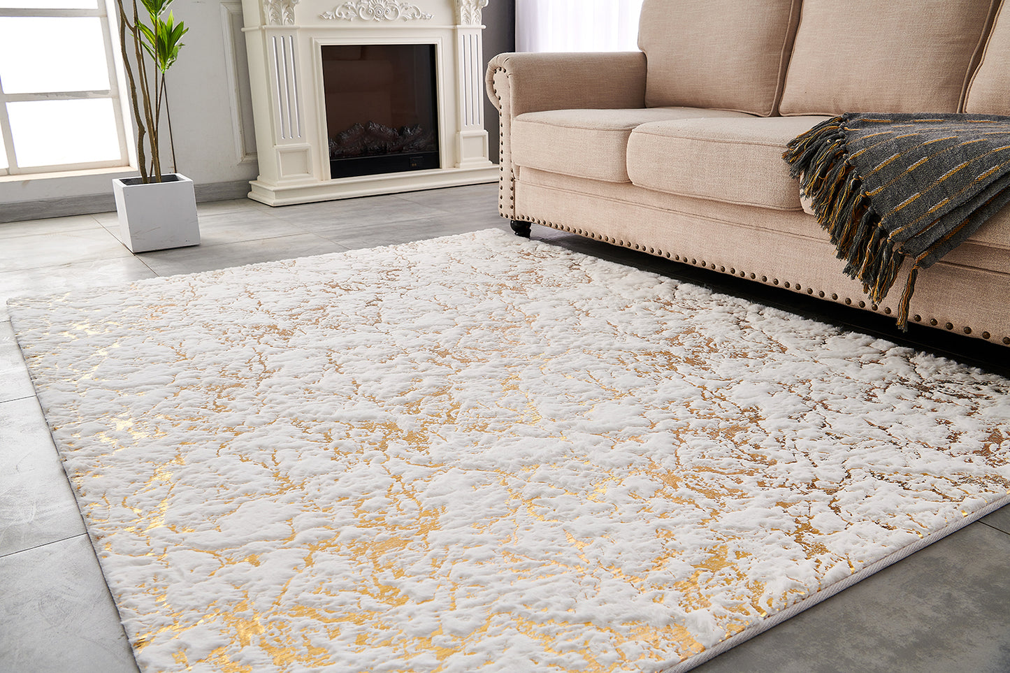 Luxury Machine Washable White Abstract Gold-Gilded Chinchilla Faux Fur Area Rug